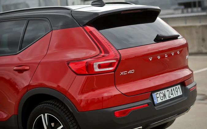 Volvo XC 40 cena 111900 przebieg: 124636, rok produkcji 2019 z Halinów małe 781